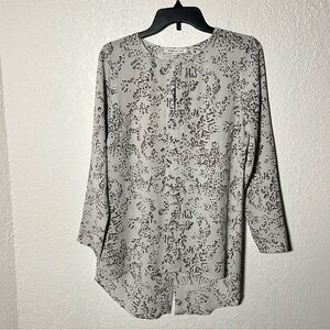 Rose + Olive Women’s XL Gray Animal Print LSleeve Blouse Hi Low Hem Split Back
